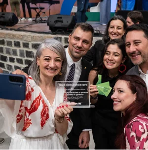 Participantes sorridentes